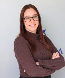 Alicia Granell, experta en la preparación y revisión de documentación de vehículos en Pamplona