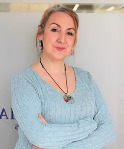 Jessica Jiménez, profesional especializada en la valoración económica de coches de segunda mano en Pamplona